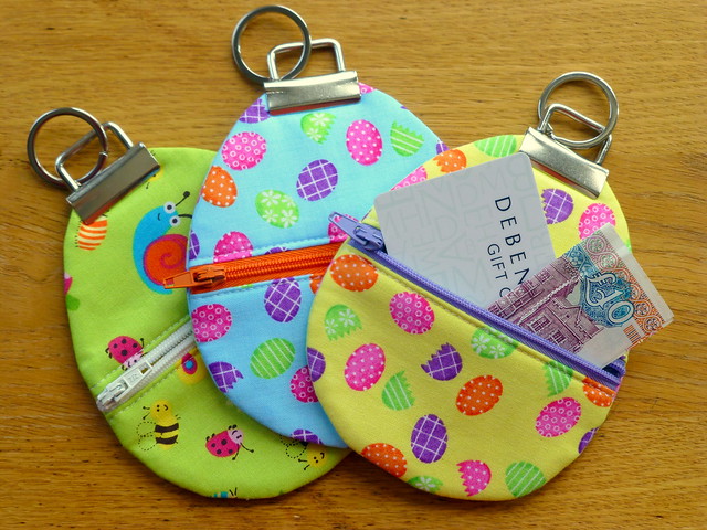 Easter Egg Zippy pouches tutorial