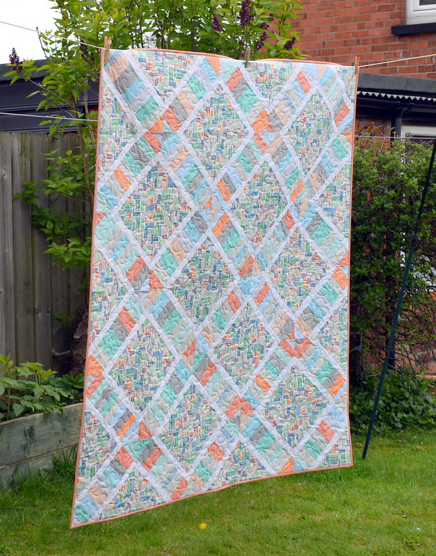 Around the World Quilt (Pretty Patches Magazine Aug17)
